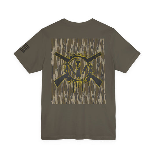 Duck Hunting Badge T-Shirt – Mossy Camo Print, Crossed Guns & Duck Skull Graphic
