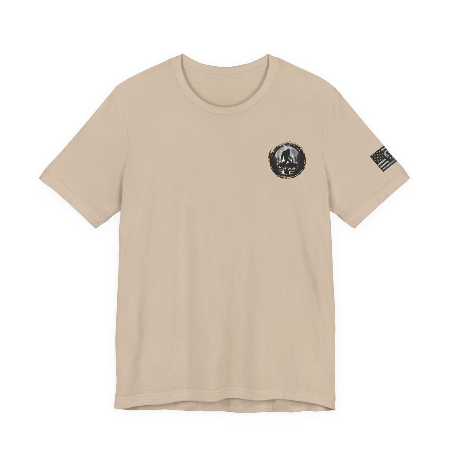 Bigfoot American Flag Adventure-Ready Unisex Tee, Perfect for Campouts, Gifts, Outdoor Wear