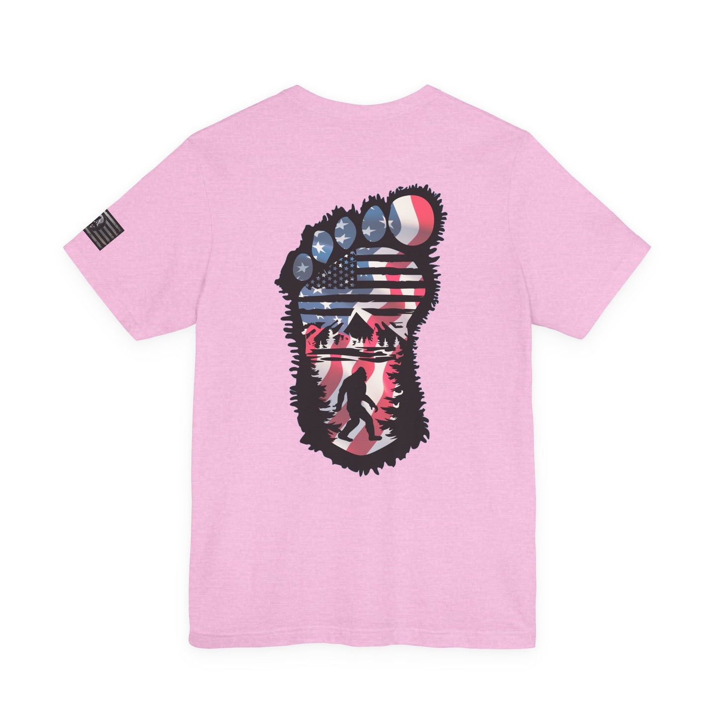 Bigfoot American Flag Adventure-Ready Unisex Tee, Perfect for Campouts, Gifts, Outdoor Wear
