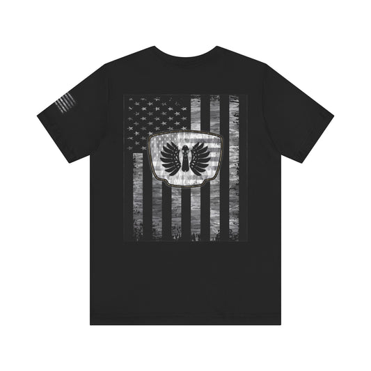 Duck Hunting American Flag Badge T-Shirt – Mossy Camo Print, Crossed Guns & Duck Skull Graphic